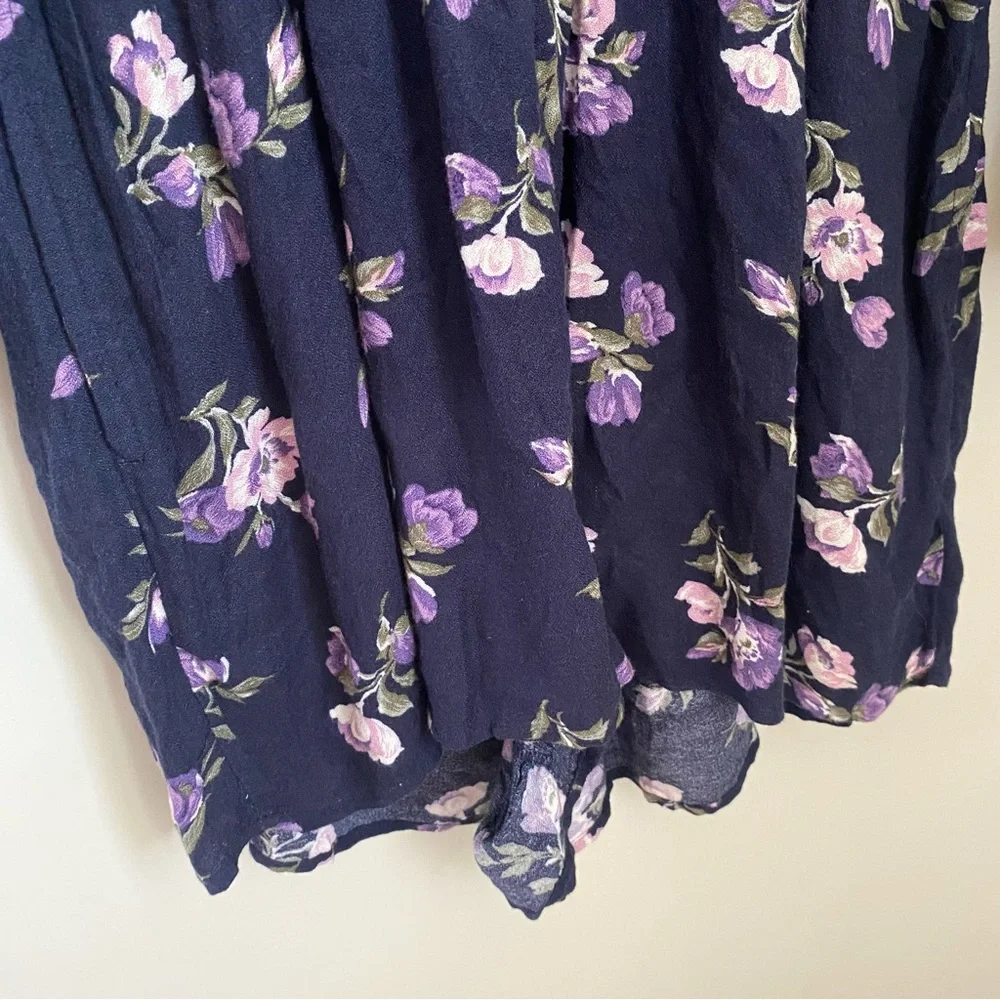 NWT American Eagle Navy Floral Shorts Romper Size Medium - Picture 7 of 11